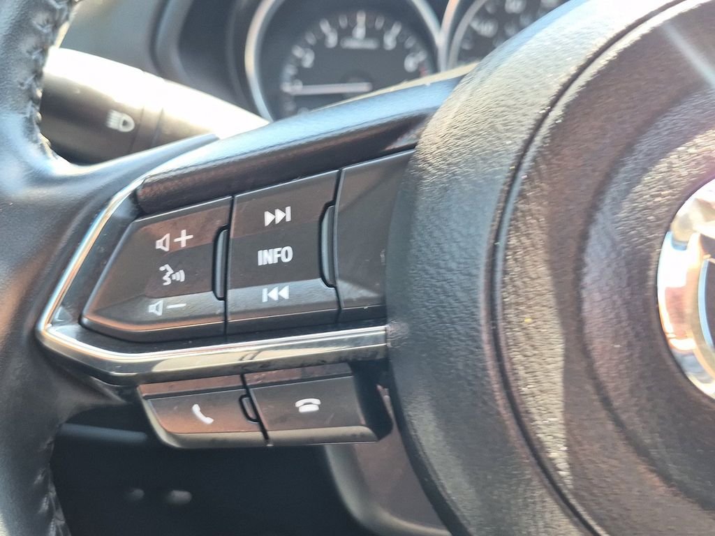 Used 2018 Sonic Silver Metallic Mazda Sport image 22