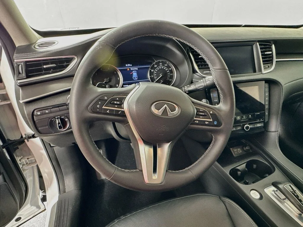 Certified Used 2023 White INFINITI LUXE image 14