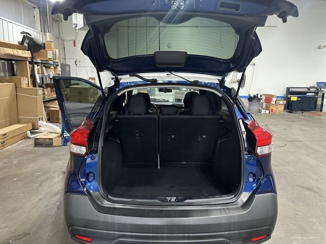 Used 2019 Blue Nissan SV image 25
