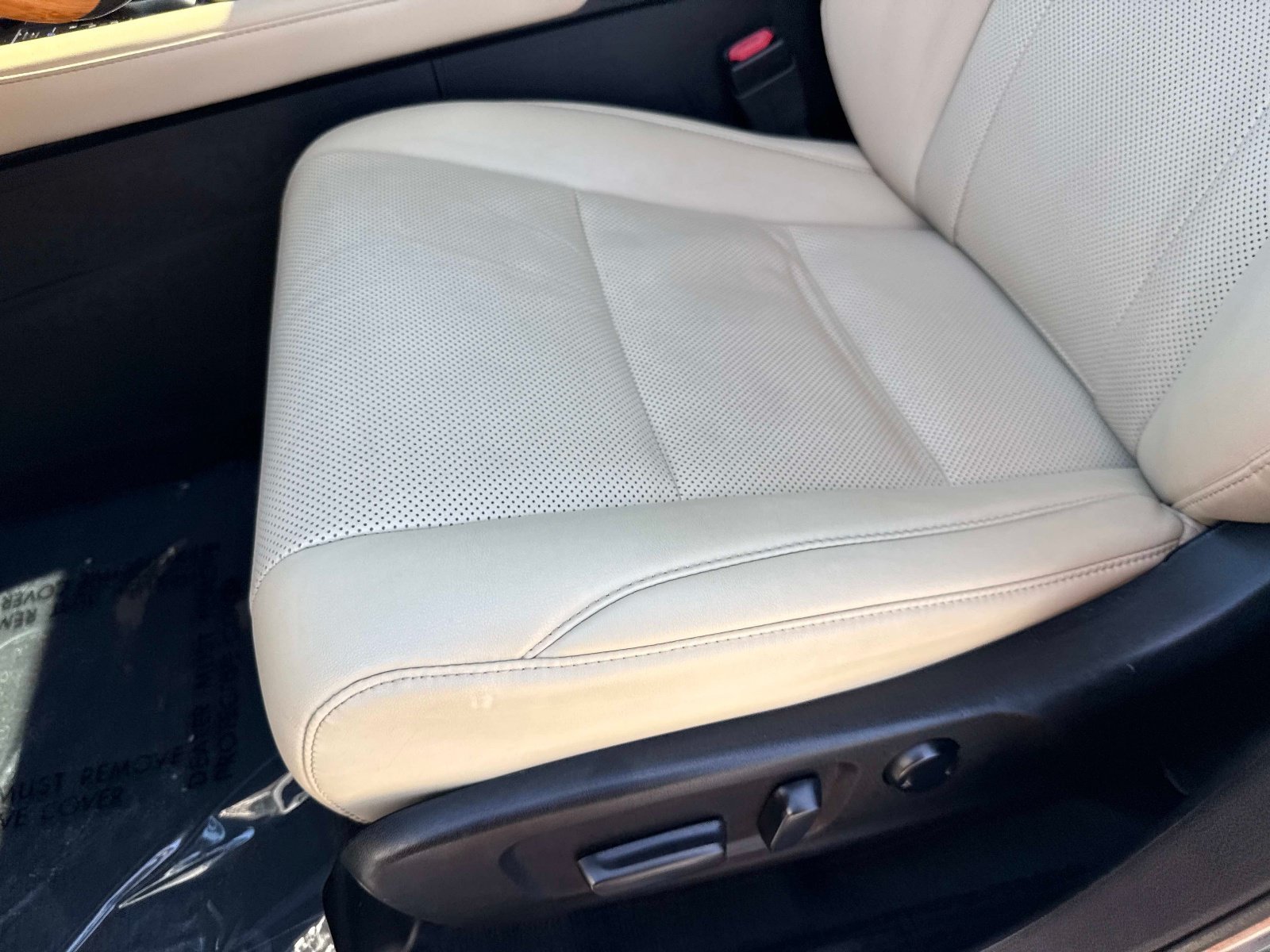 Used 2022 Eminent White Pearl Lexus RX 350 image 20
