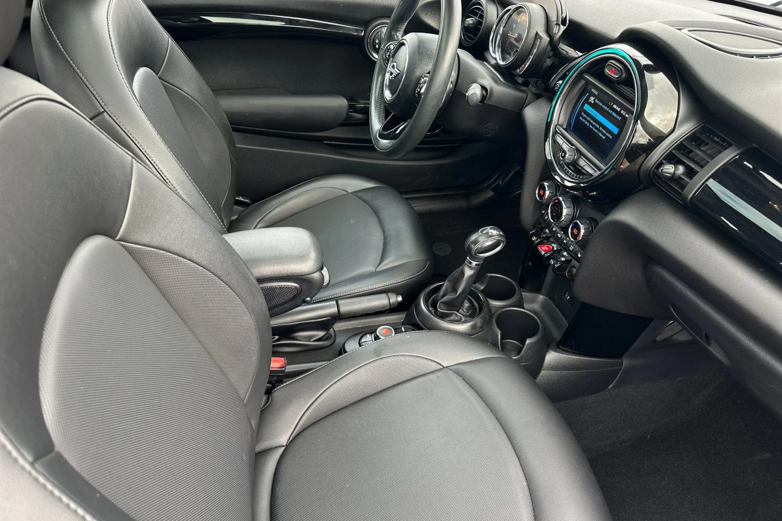 Used 2019 Blue Metallic MINI Classic image 16