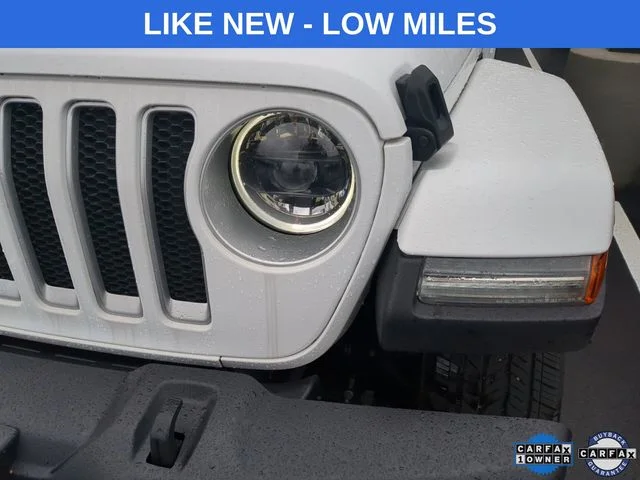 Used 2023 White Jeep Sahara image 12