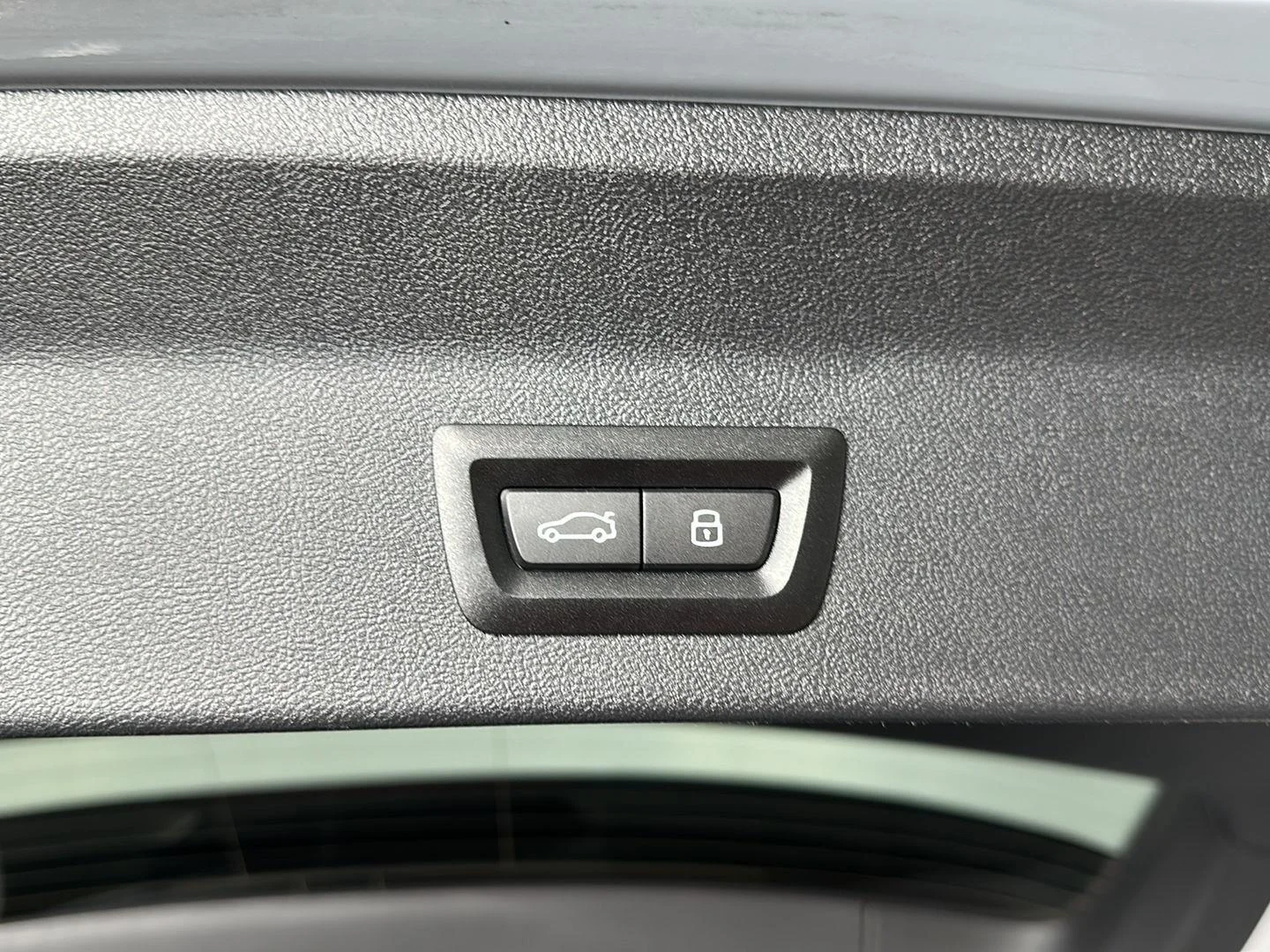 Used 2024 Brooklyn Grey Metallic BMW xDrive30i image 27