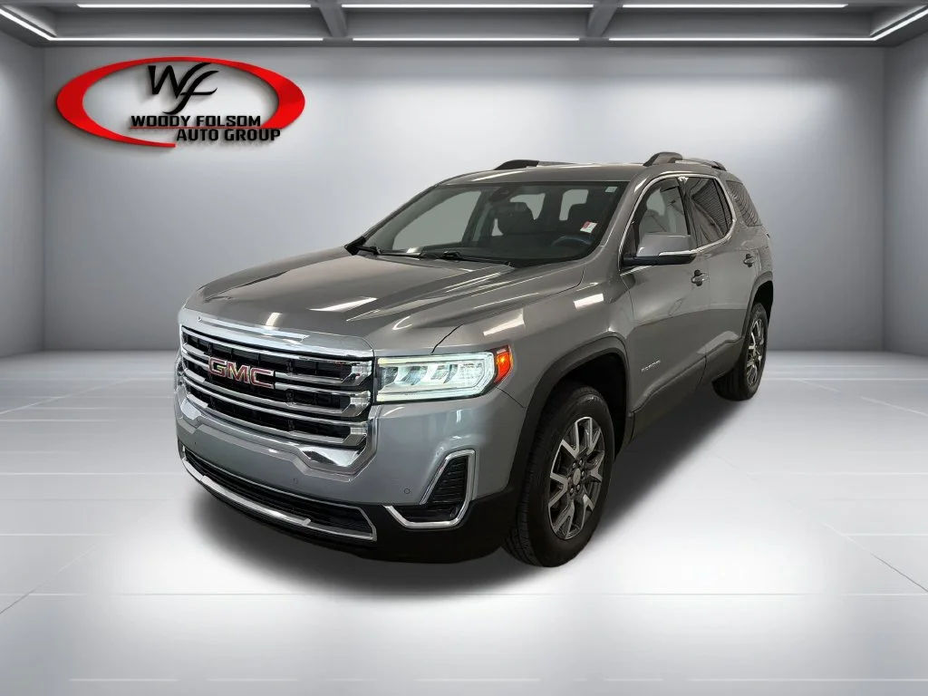 Used 2023 Silver GMC SLE image 3
