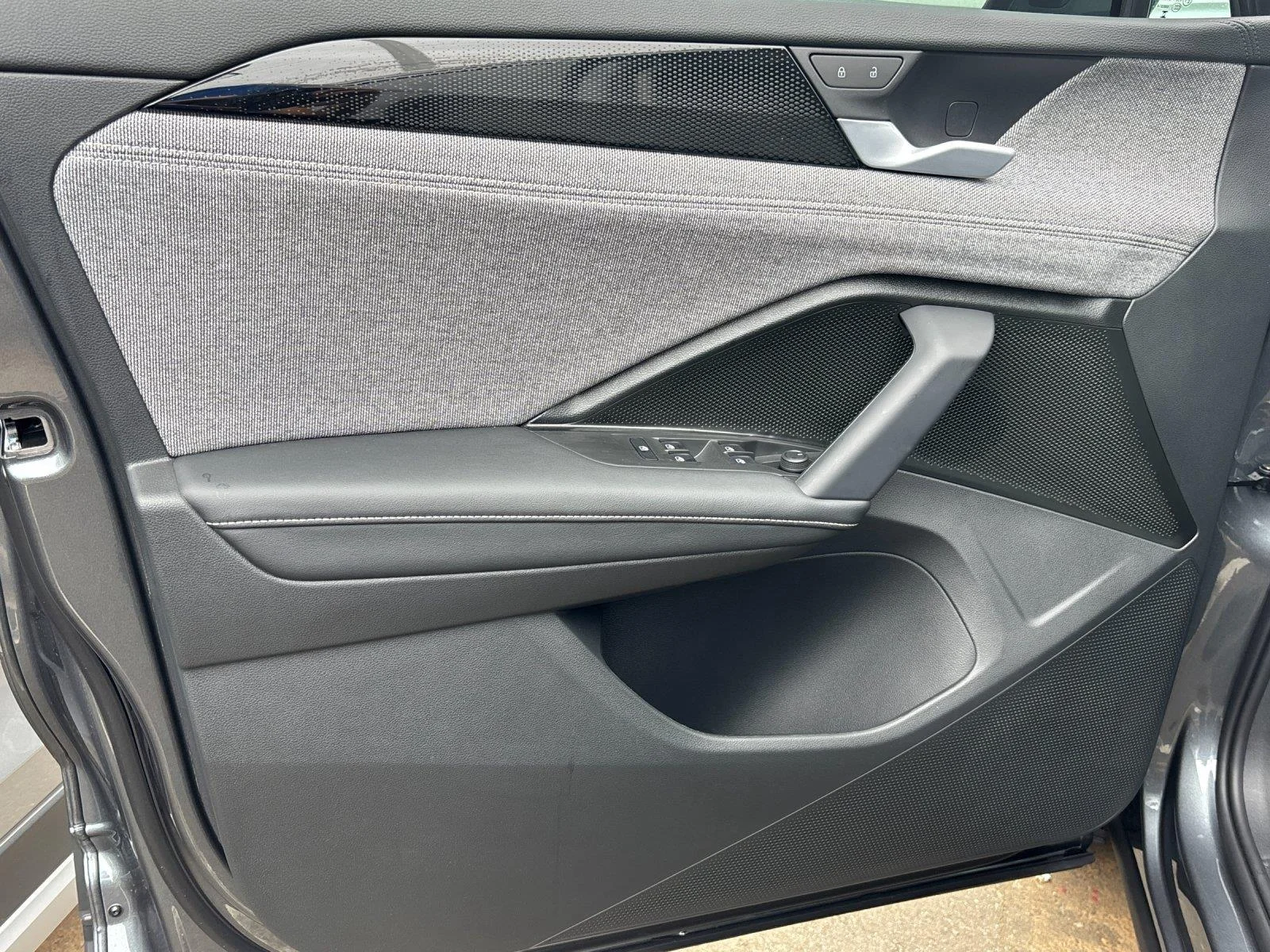 New 2026 Platinum Gray Metallic Volkswagen S image 13
