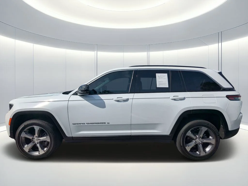 Used 2026 White Jeep Limited image 6