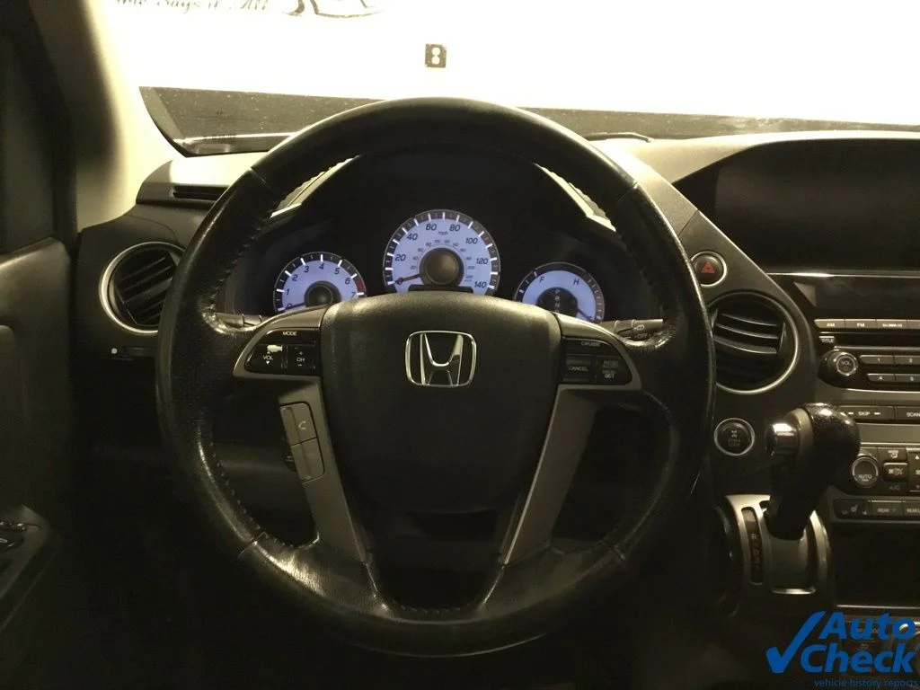 Used 2013 Silver Honda EX-L image 42