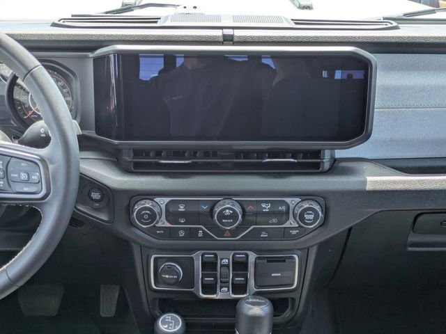 Used 2025 White Jeep Sport S image 18