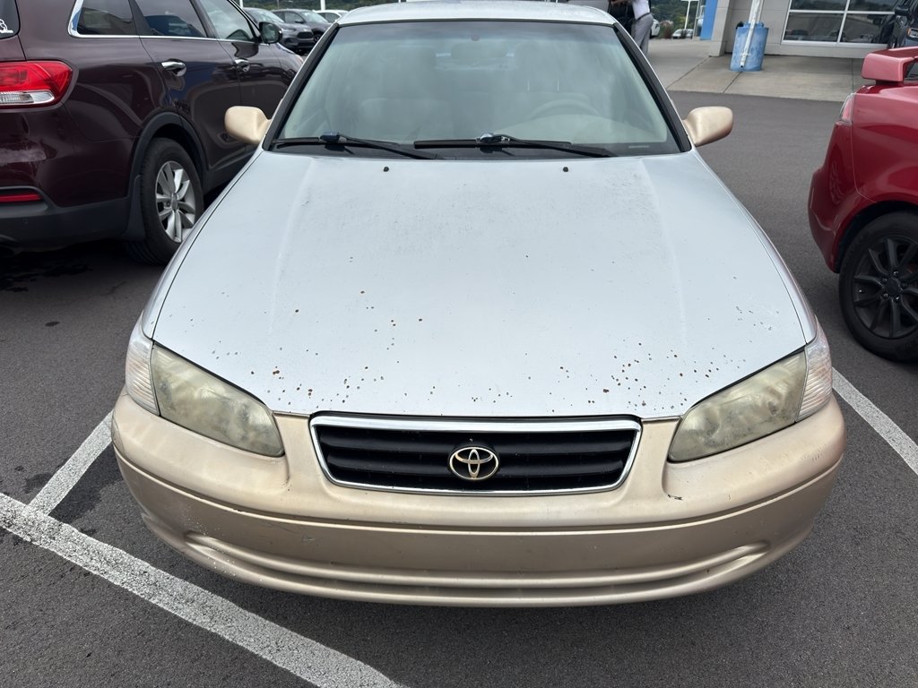 Used 2000 Cashmere Beige Metallic Toyota LE image 4