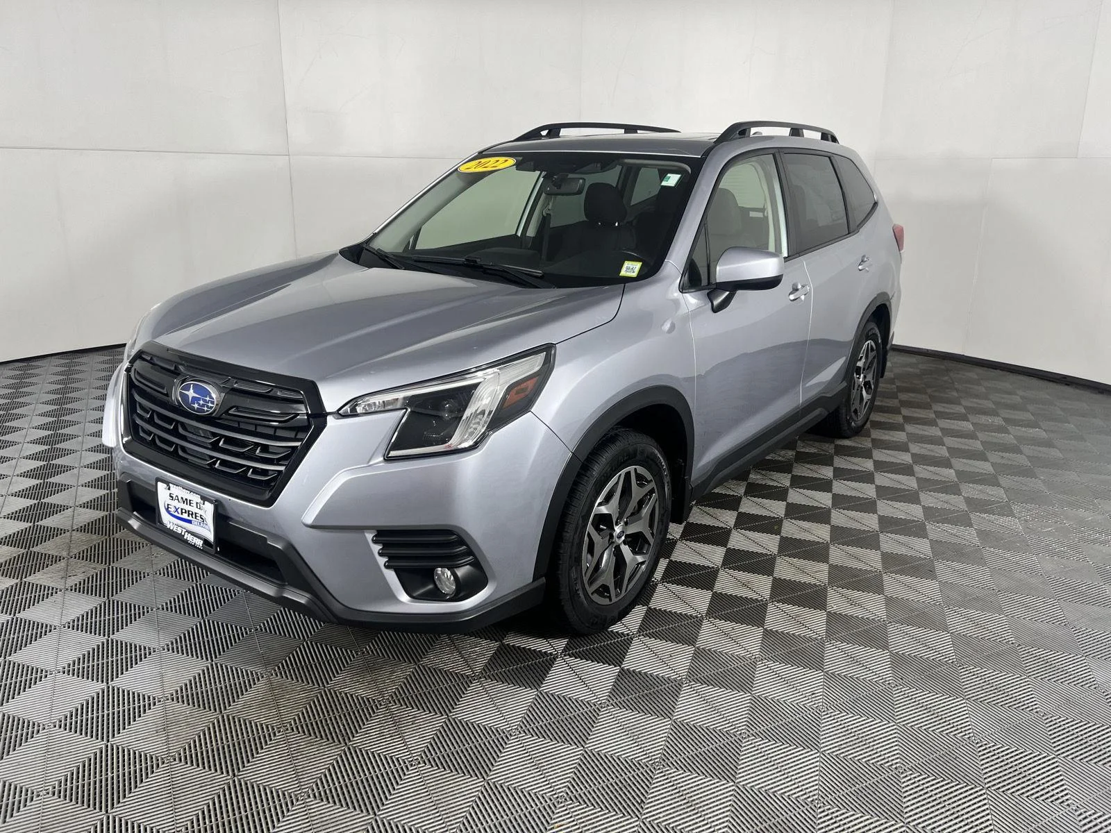 Used 2022 Ice Silver Metallic Subaru Premium image 24