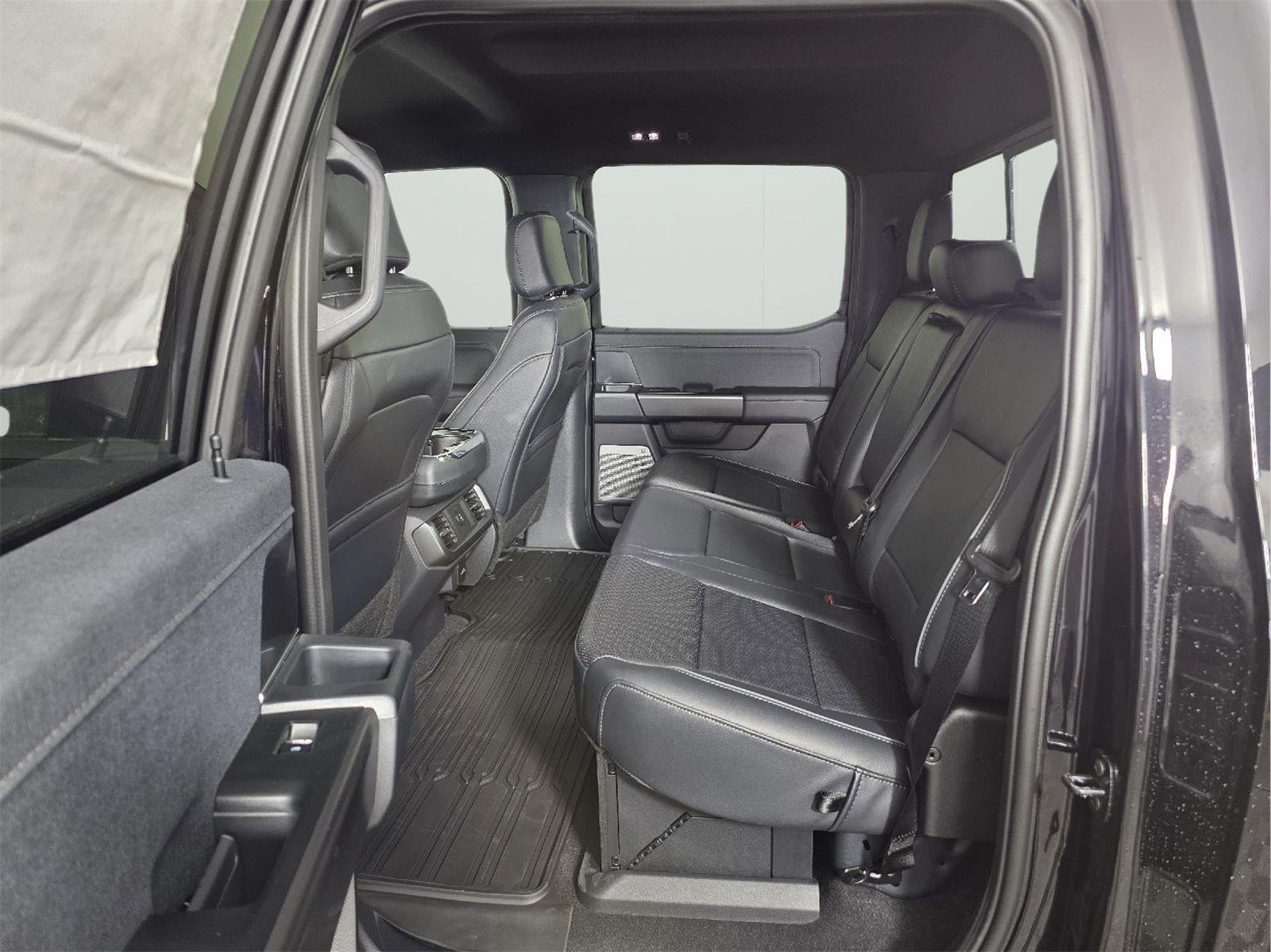 New 2025 Agate Black Metallic Ford Lariat® image 15