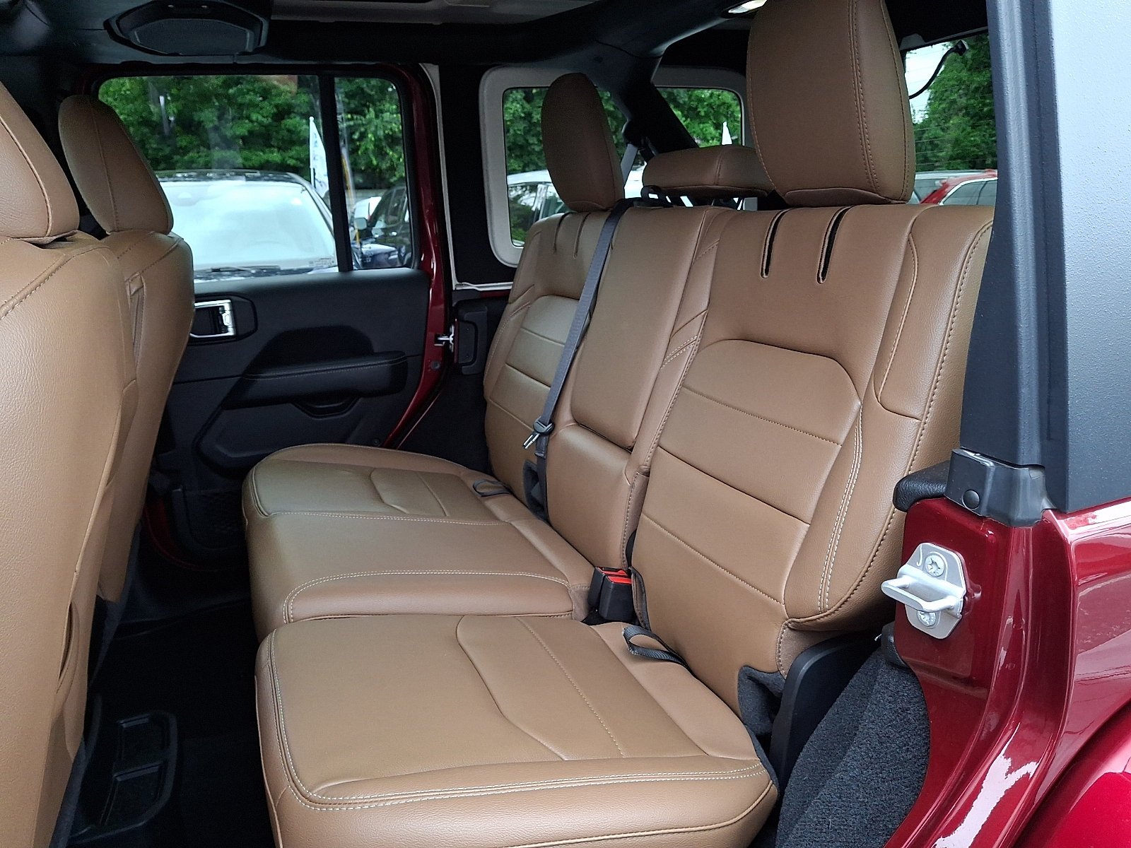 Used 2021 Snazzberry Pearlcoat Jeep Unlimited Sahara image 9