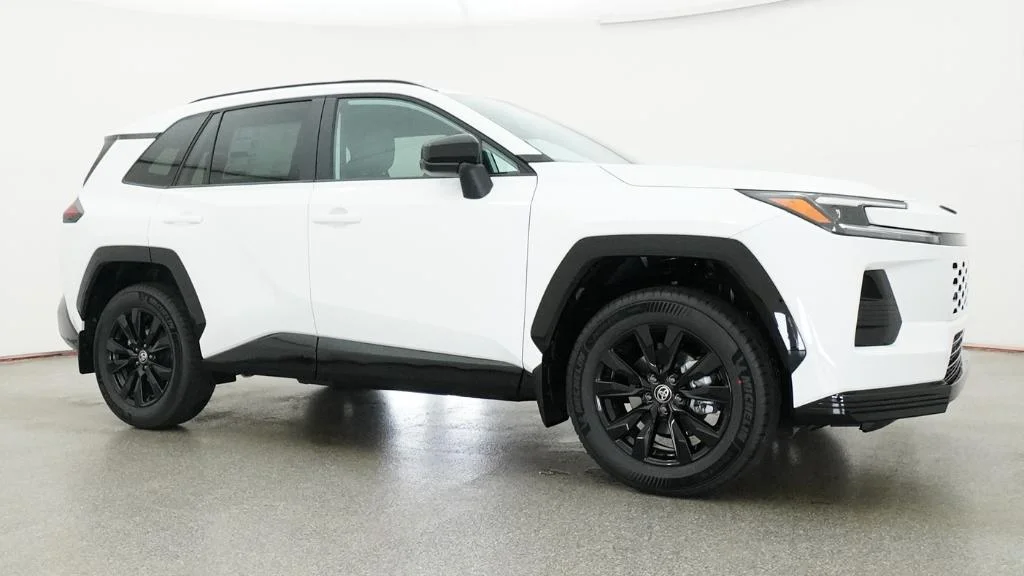 New 2026 Ice Cap Toyota SE image 5