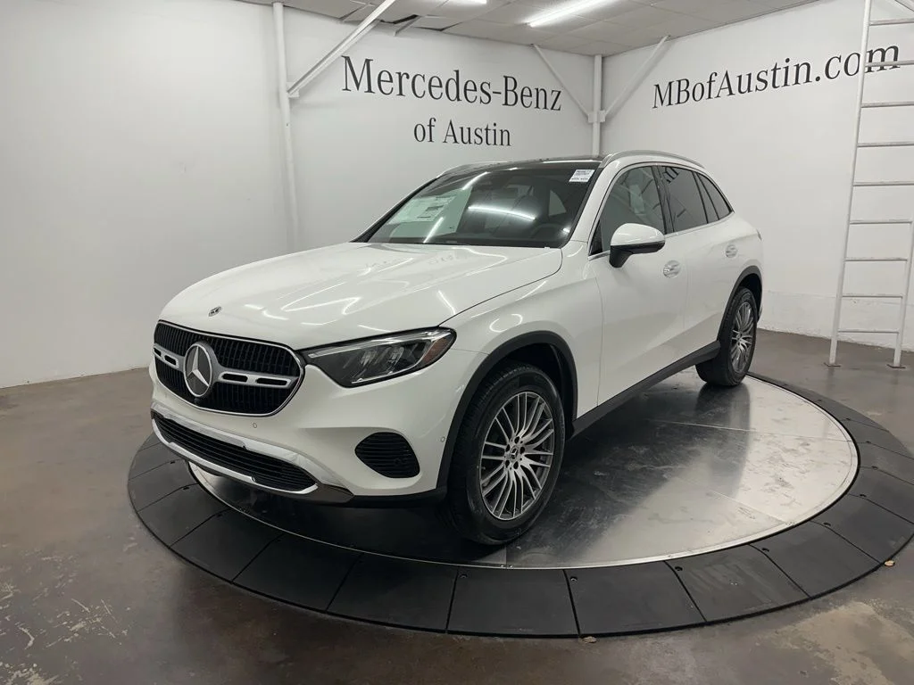 Used 2026 White Mercedes-Benz GLC 300 image 3