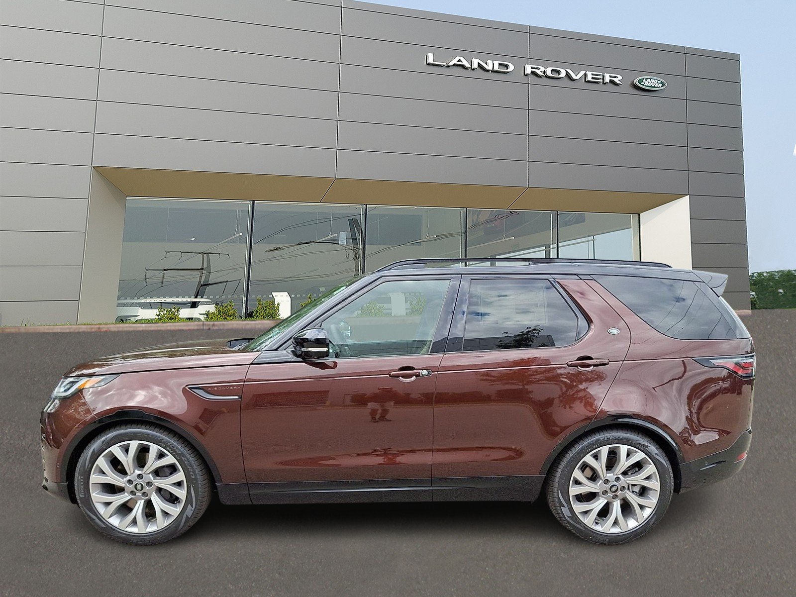 New 2026 Sedona Red Land Rover Gemini Edition image 6
