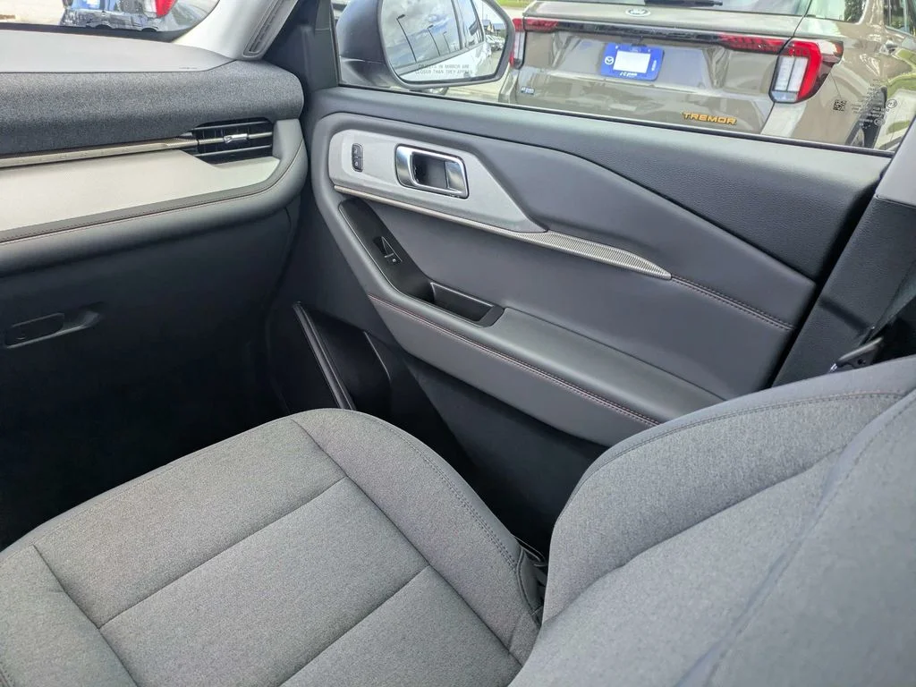 New 2026 Space White Metallic Ford Active image 19