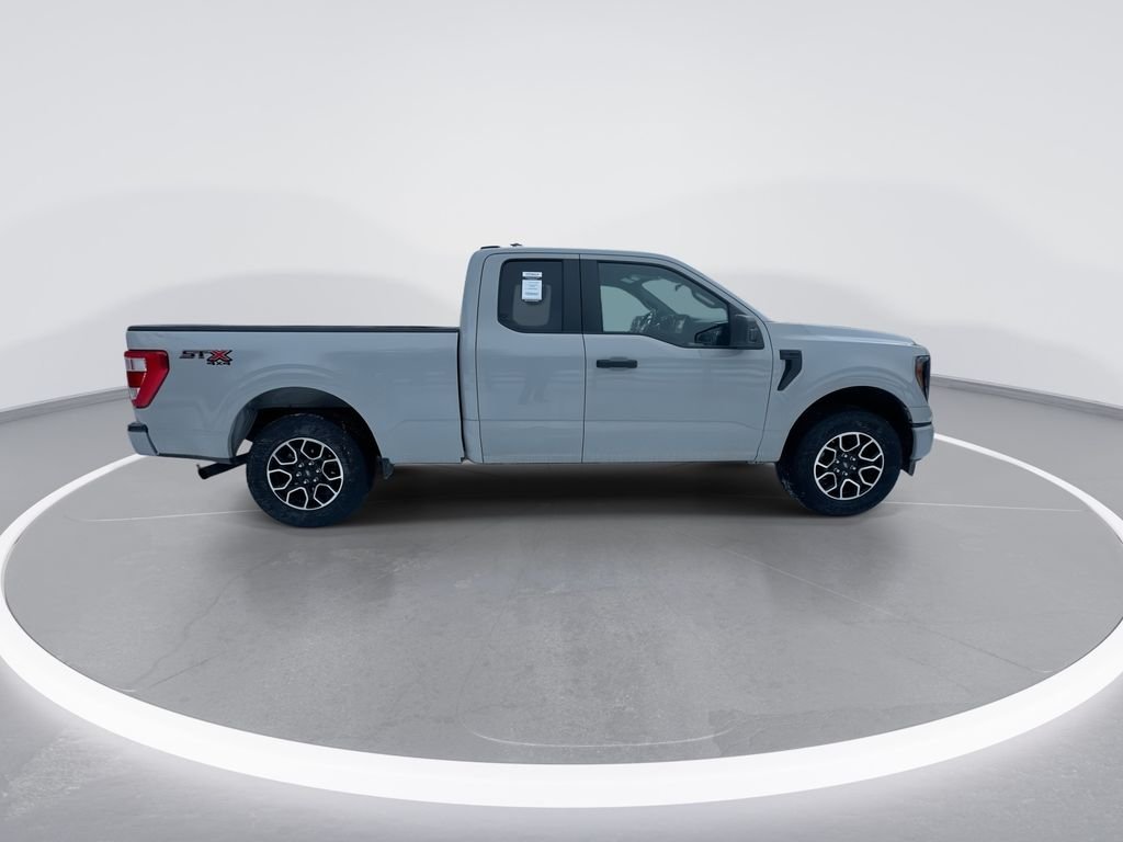 Used 2023 White Ford XL image 9
