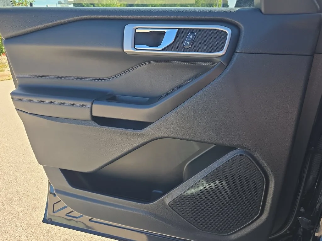 Used 2020 Black Ford XLT image 10
