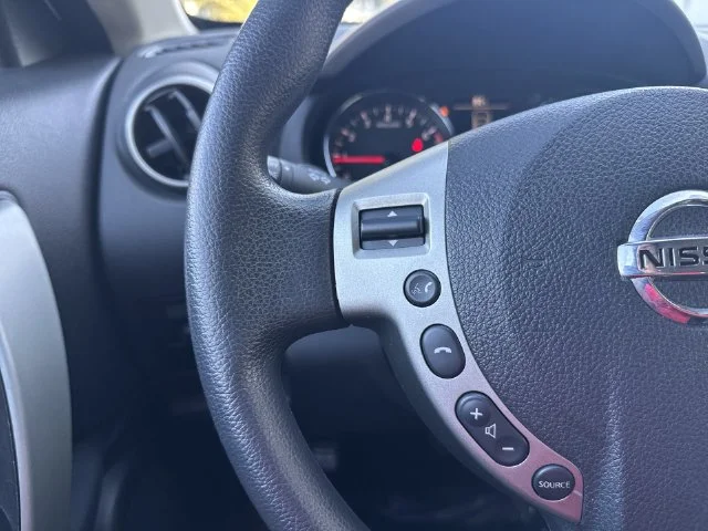 Used 2015 White Nissan S image 16