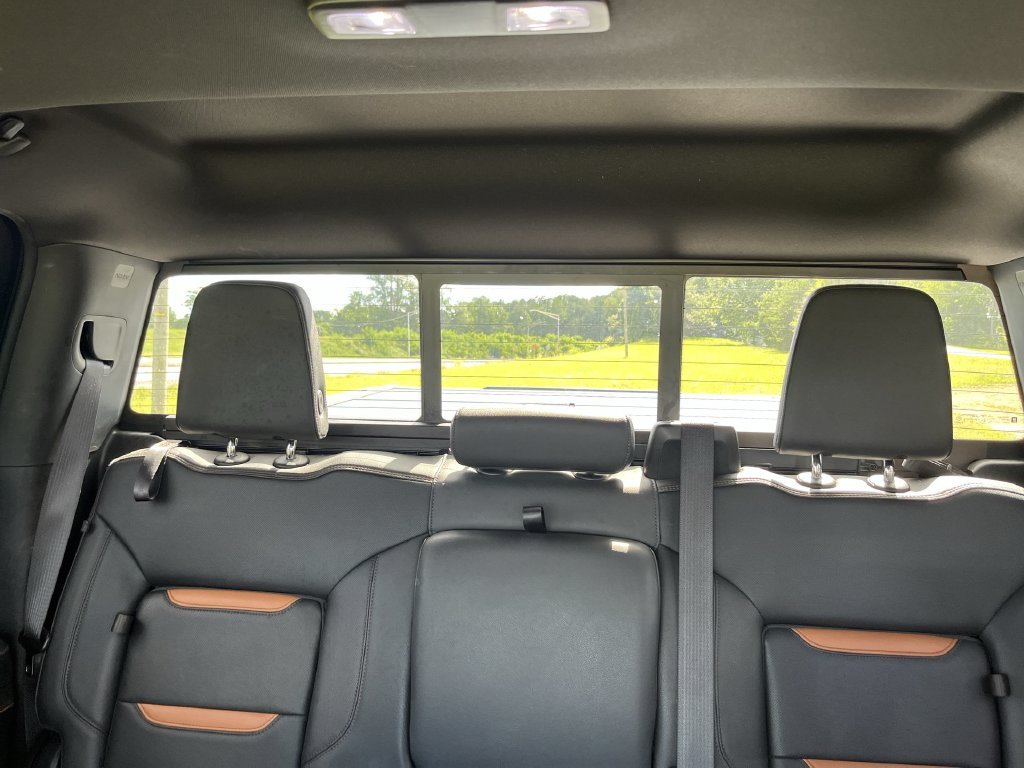Used 2023 White GMC AT4 image 13