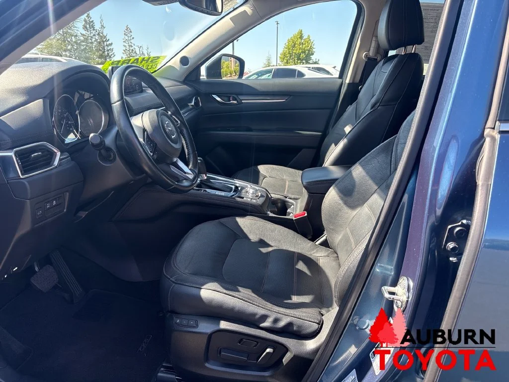 Used 2017 Eternal Blue Mica Mazda Grand Touring image 11
