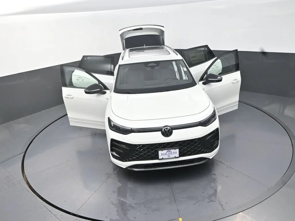 New 2026 White Volkswagen 2.0T SE R-Line Black image 31