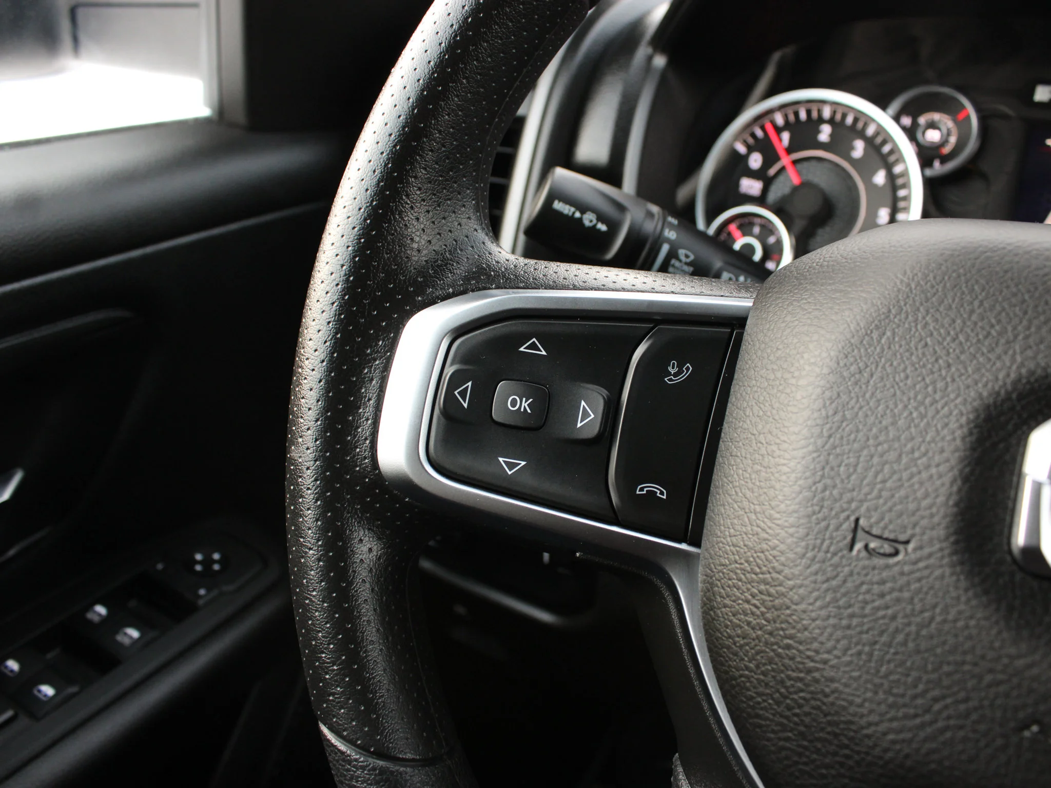 Certified Used 2025 Black RAM Tradesman * No Accidents | Heated Seats | Backup Camera | Twin-Turbo | Protection Group image 18