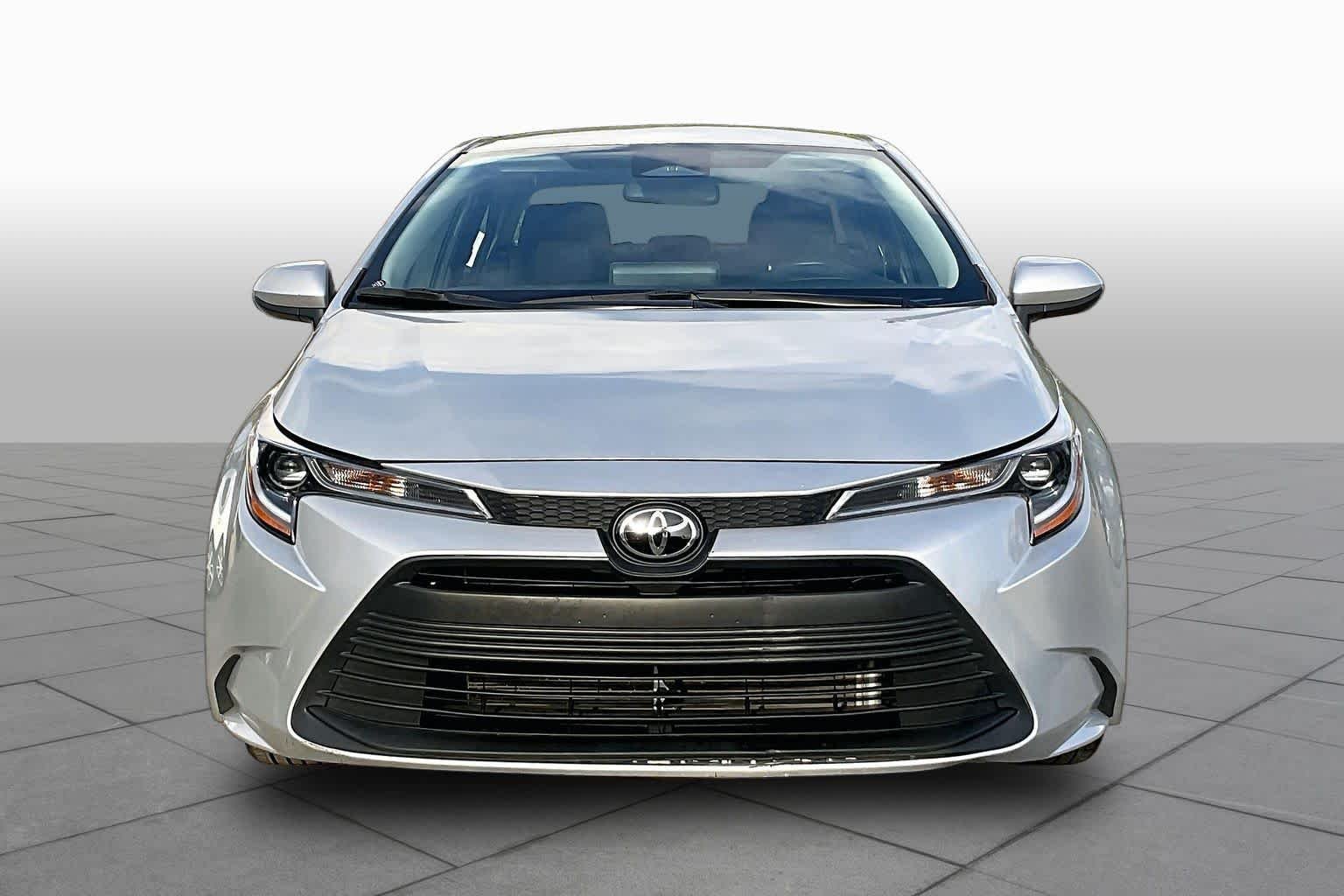 Used 2025 Classic Silver Metallic Toyota LE image 4