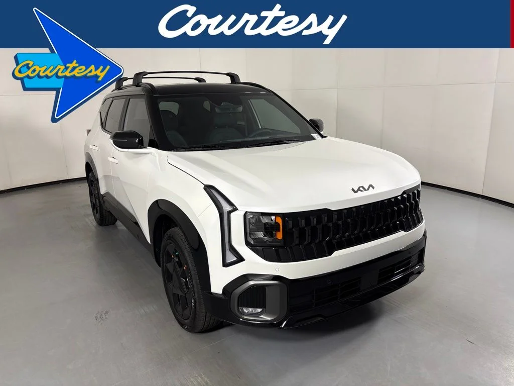 New 2027 Snow White Pearl / Black Roof Kia X-Line image 1