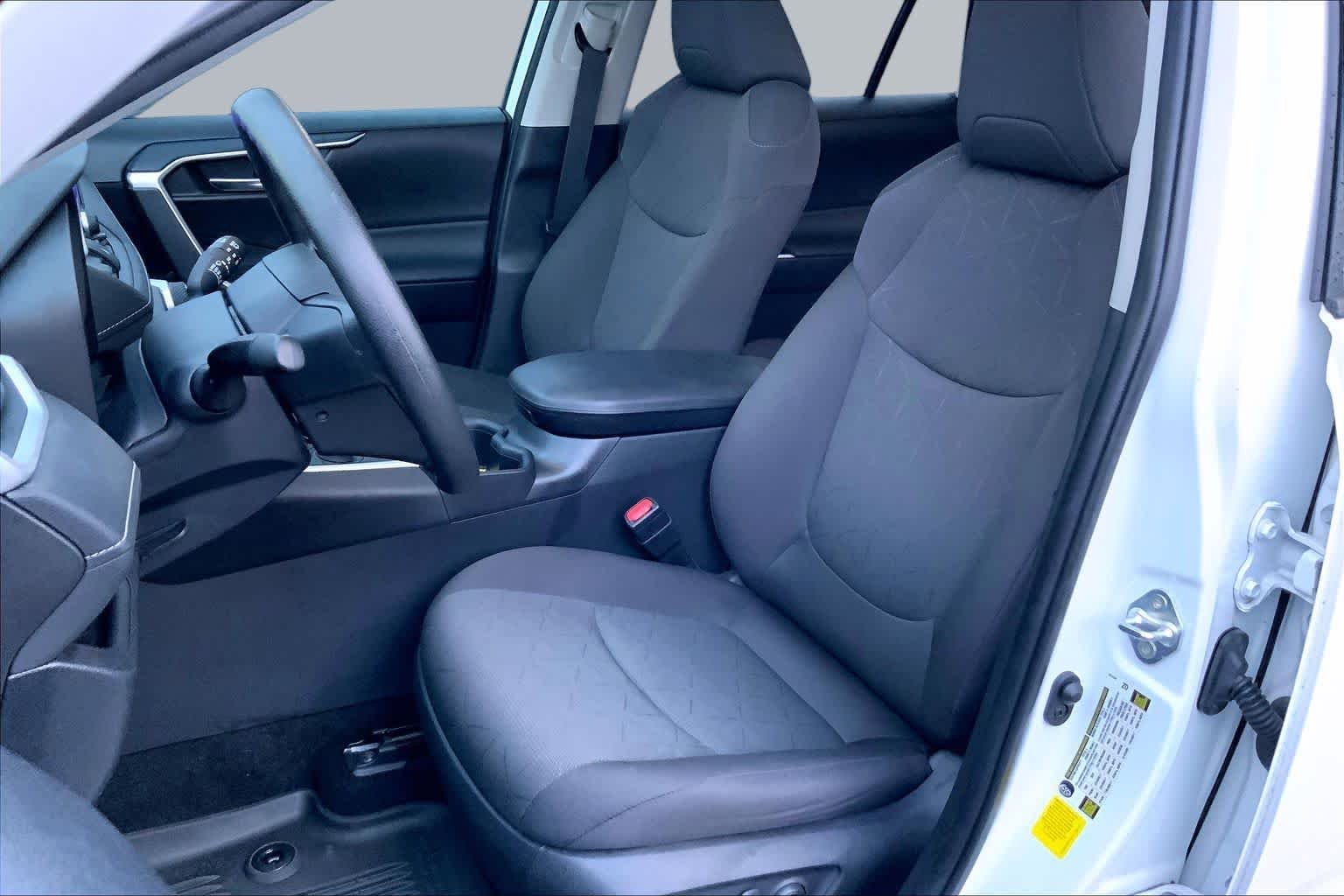 Used 2024 Ice Cap Toyota Hybrid XLE image 7