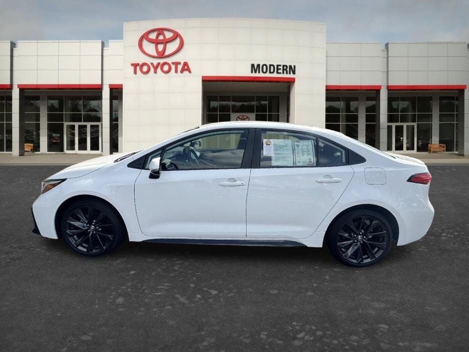 Used 2025 Ice Toyota SE image 6