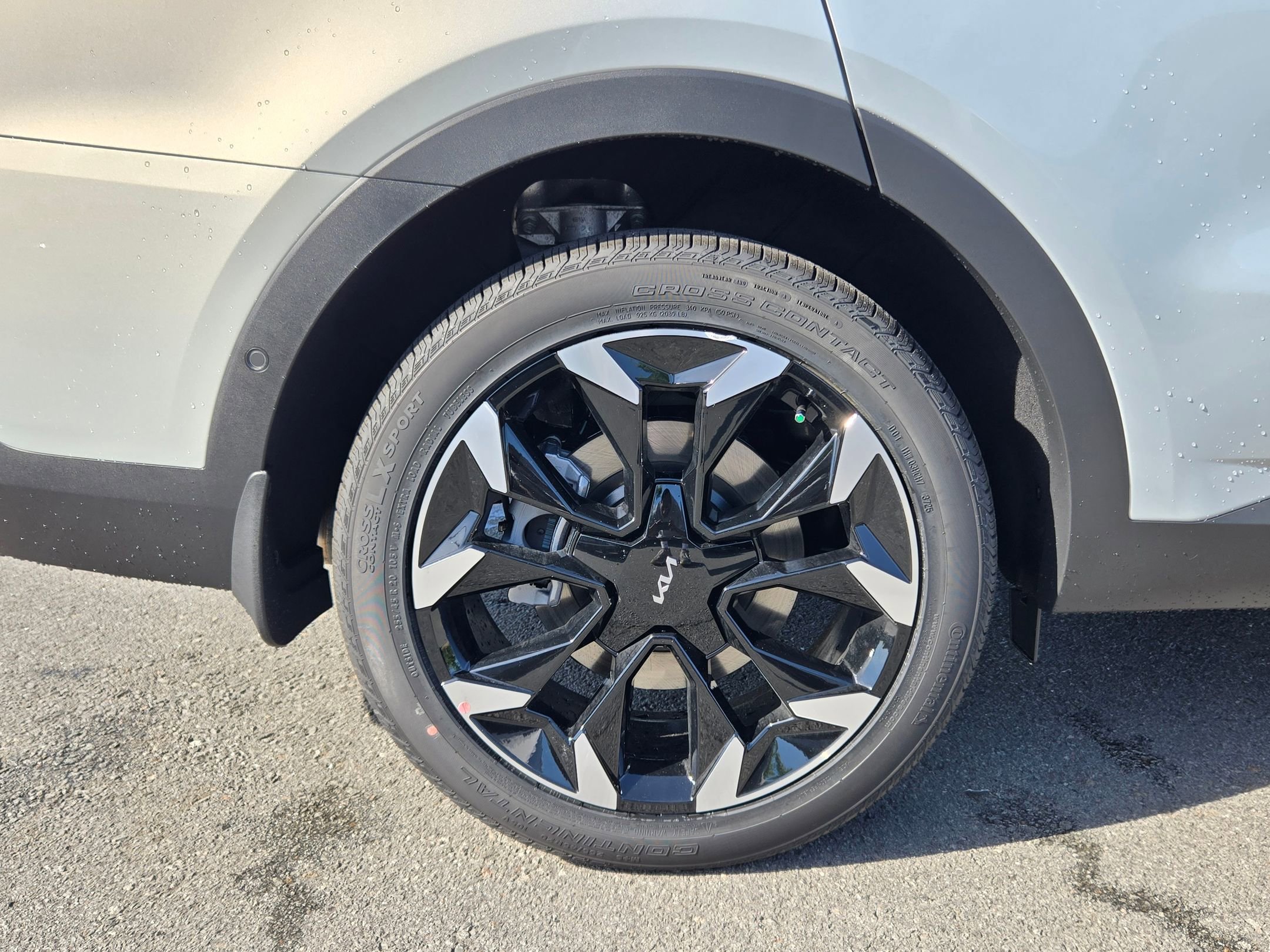New 2026 Ivory Silver Kia SX image 17