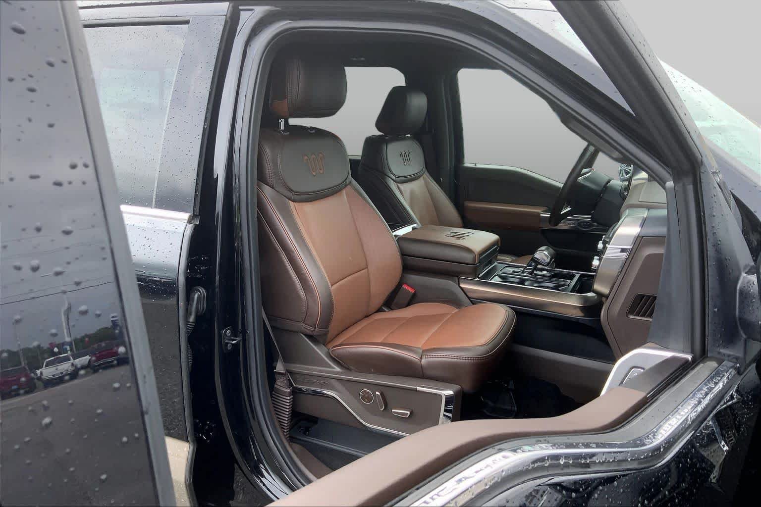 Used 2025 Agate Black/Marsh Gray Ford King Ranch image 8