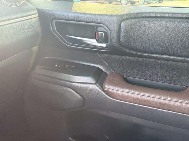 Used 2025  Toyota Base image 22