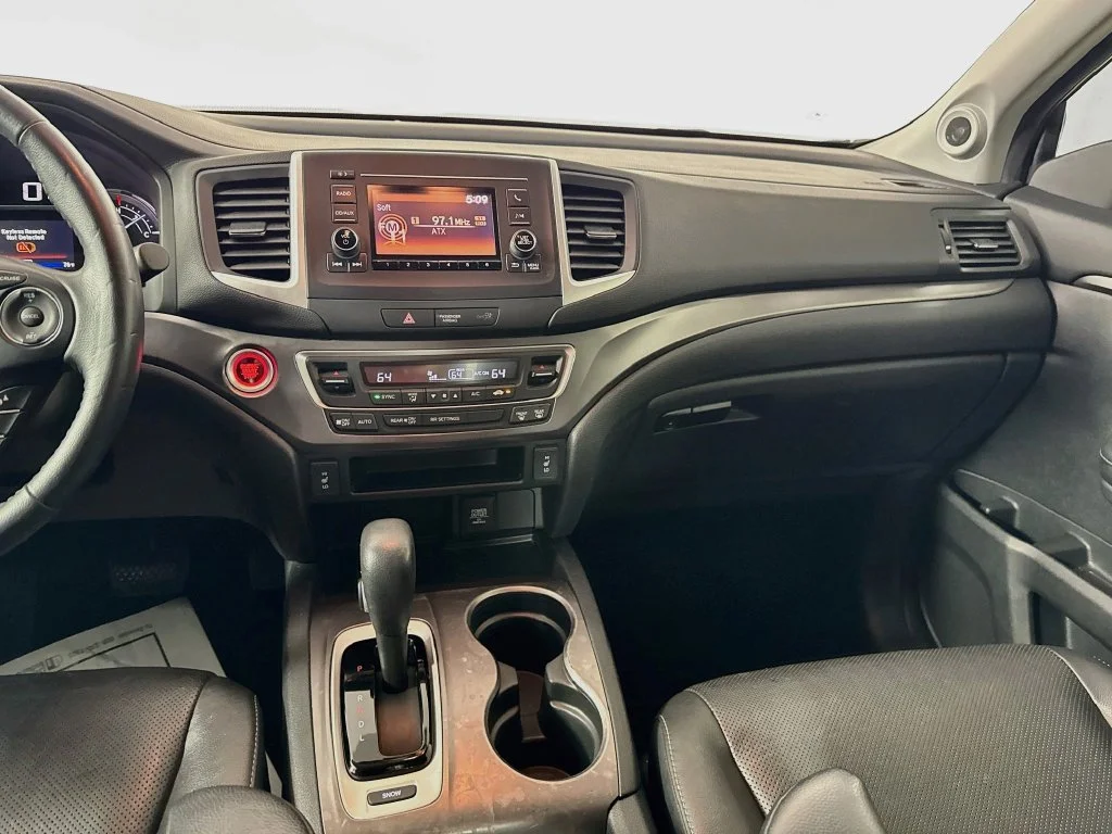 Used 2017 Gray Honda RTL image 27