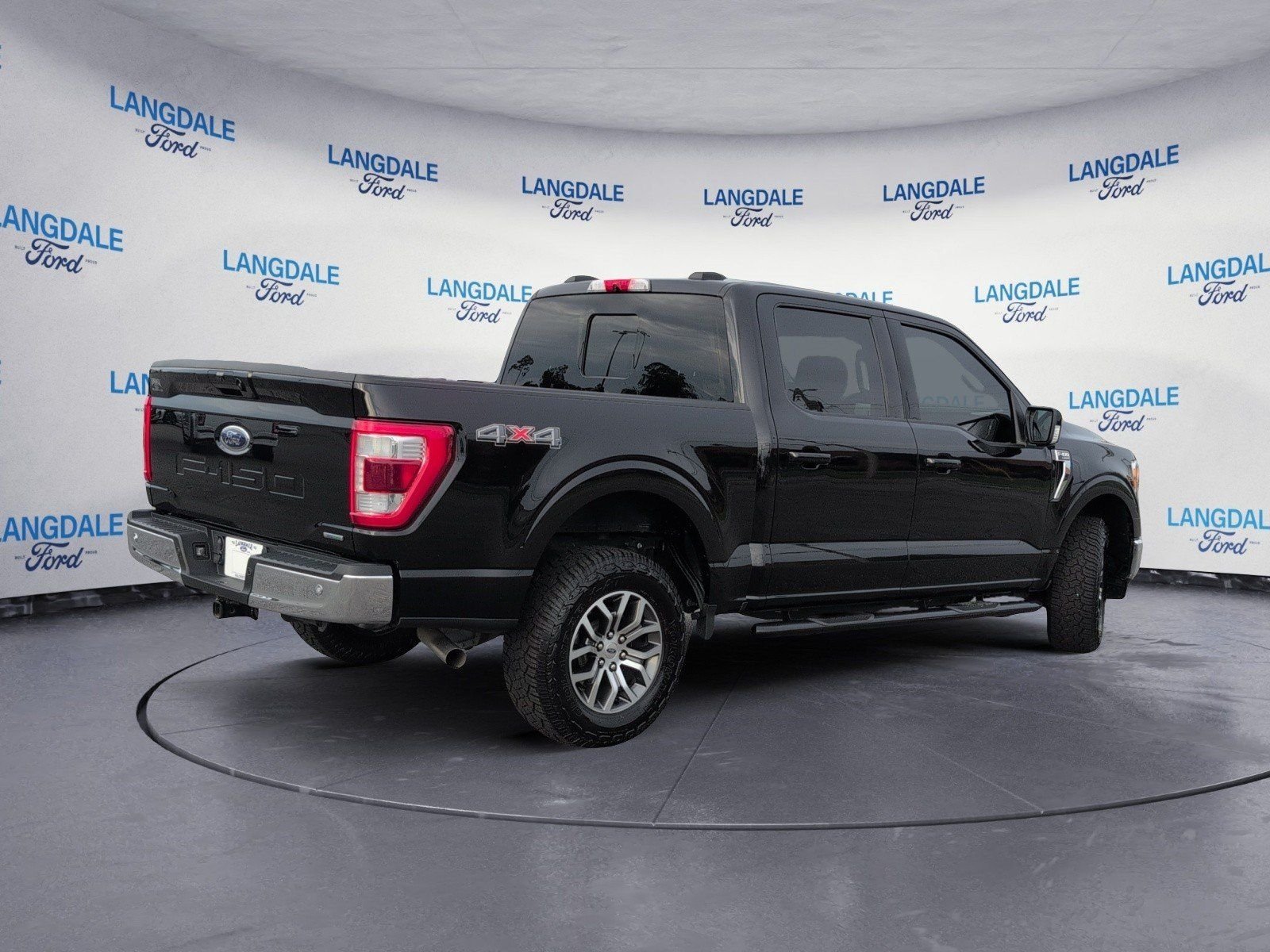 Used 2022 Agate Black Metallic Ford Lariat image 4