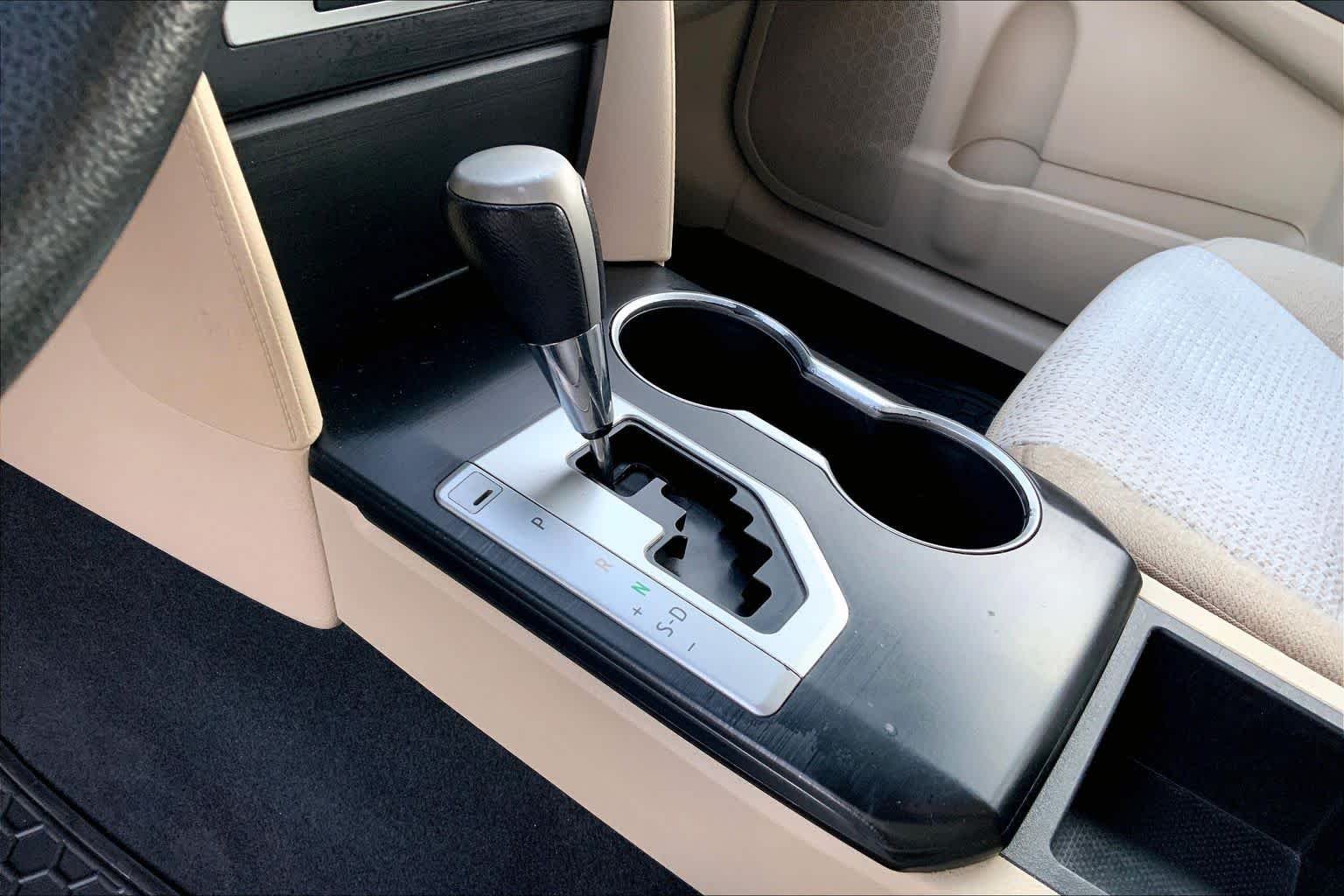 Used 2012 CLEARWATER BLUE META Toyota L image 16