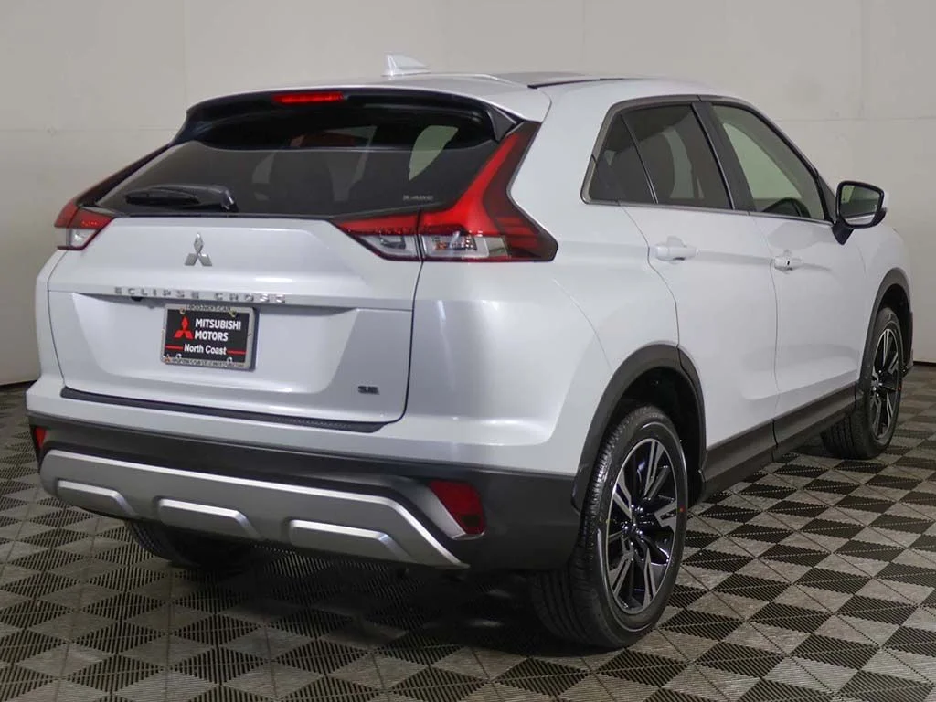 New 2026 White Mitsubishi SE 1.5T S-AWC image 10