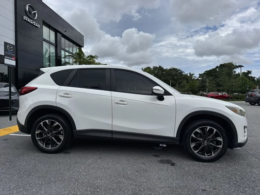 Used 2016 Crystal White Pearl Mica Mazda Grand Touring image 23