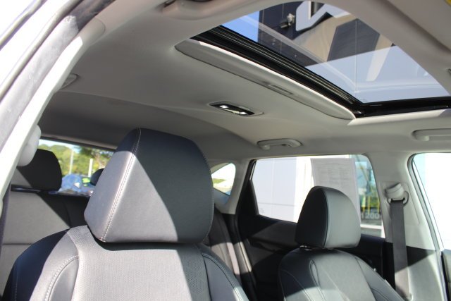 Used 2024 White Kia SX image 35
