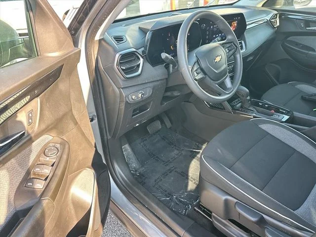 Used 2025 Gray Chevrolet LT image 13