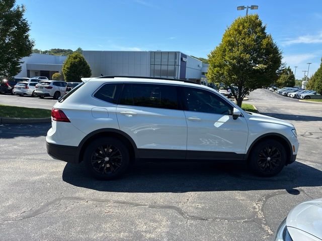 Used 2019 White Volkswagen 2.0T SE image 3