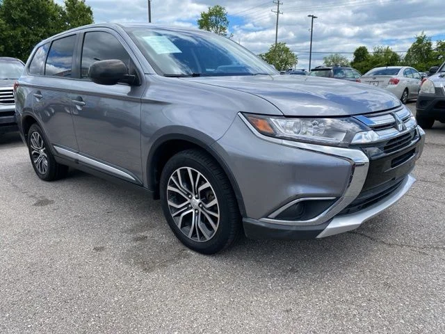 2018 Mitsubishi Outlander ES S-AWC's photo