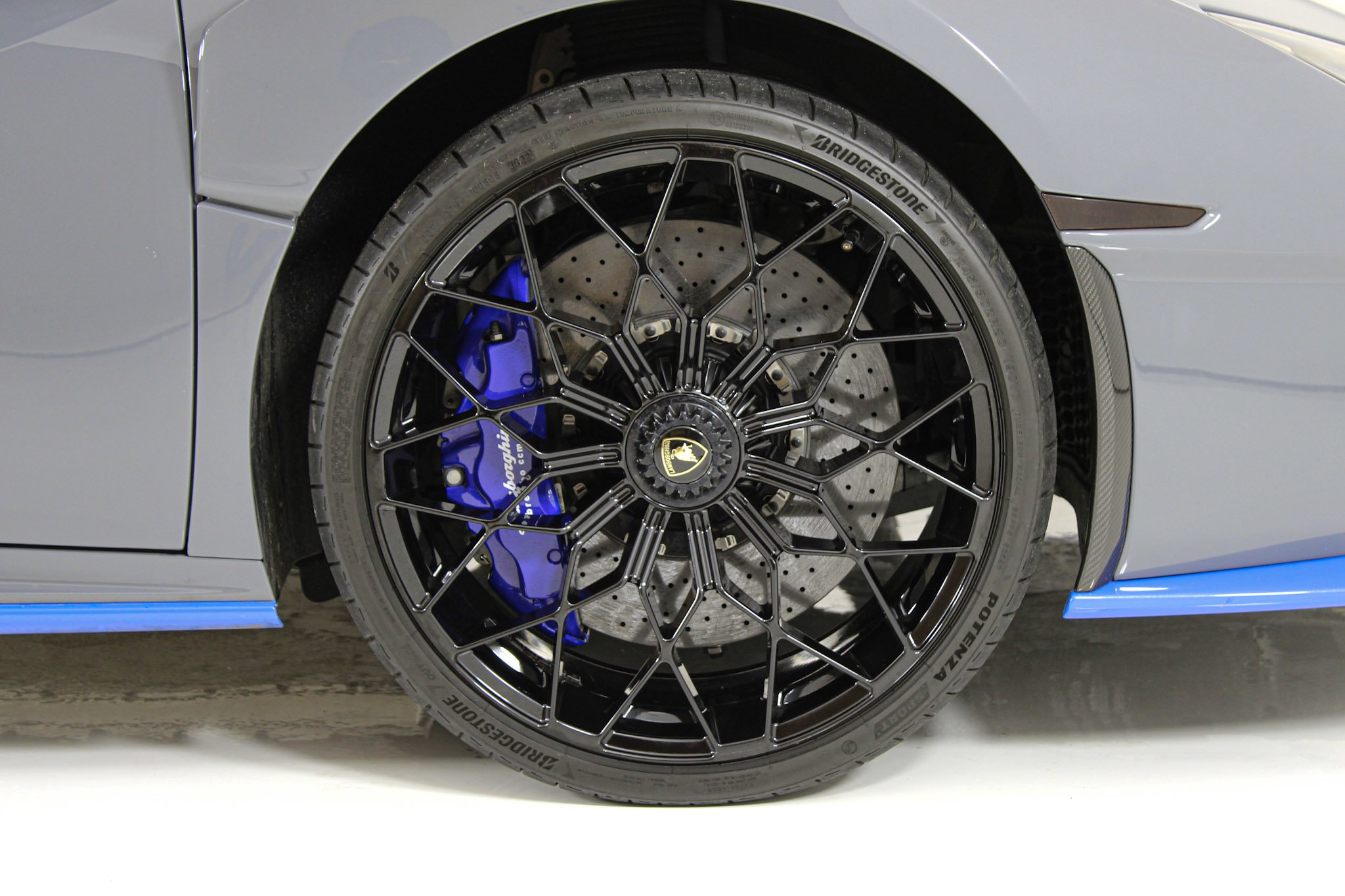 Used 2023 Gray Lamborghini  image 22