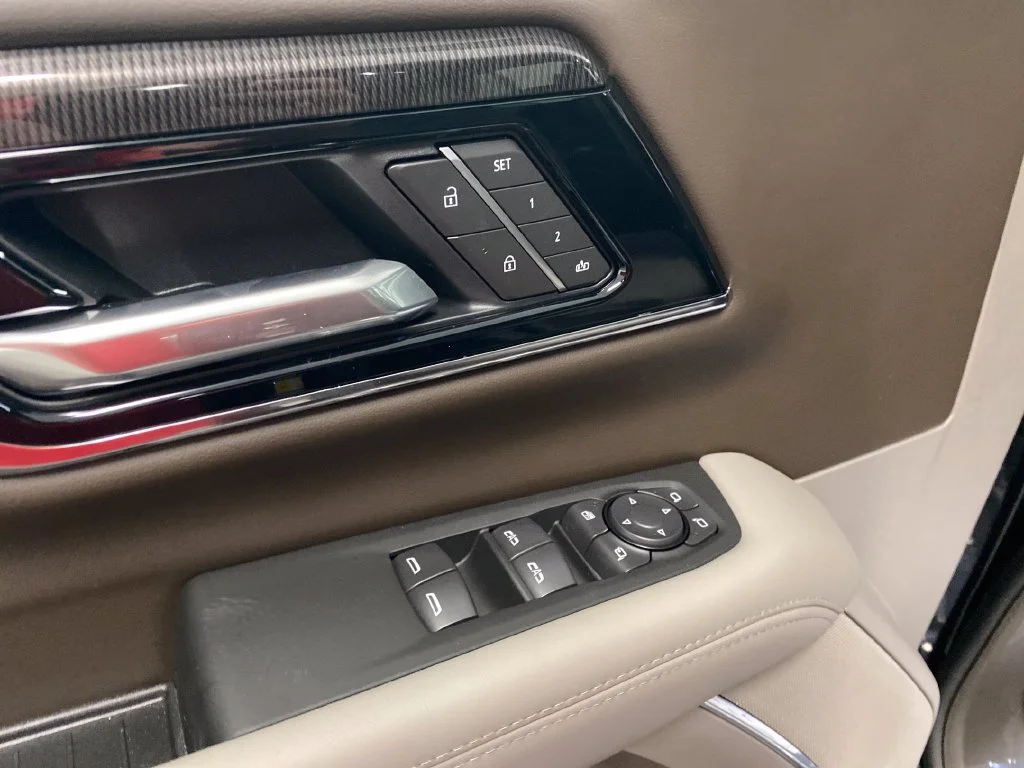New 2027 Onyx Black GMC Elevation image 13