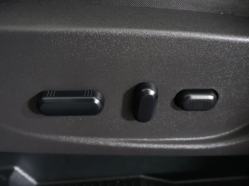 Used 2019 Green Ford SE image 29