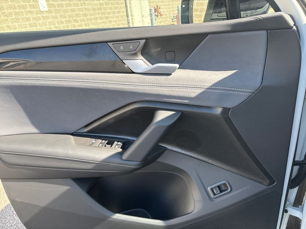 New 2026 White/off-white Volkswagen 2.0T SE R-Line Black image 12