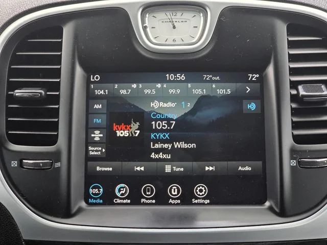 Used 2022 Black Chrysler Touring image 13