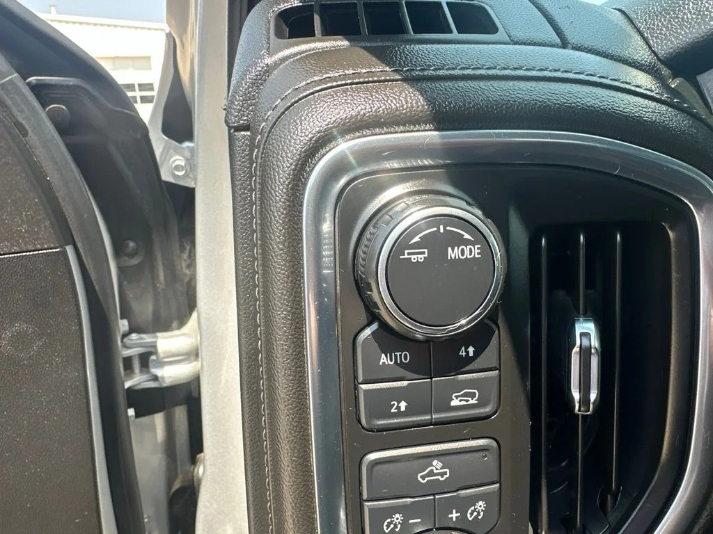 Used 2020 Silver Chevrolet LT image 10