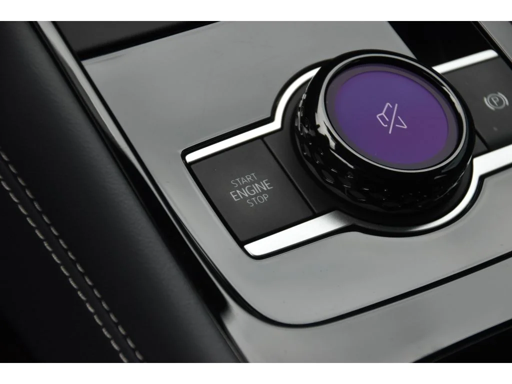 Used 2025 Deep Black Pearl Volkswagen SEL R-Line image 34